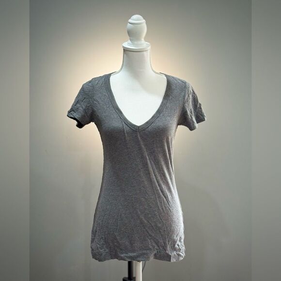 Gray American Eagle Favorite V-Neck Tee Size M VGUC - Picture 1 of 5
